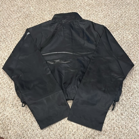 New alo with tags Cropped Afterglow Pullover black size small - Picture 3 of 7